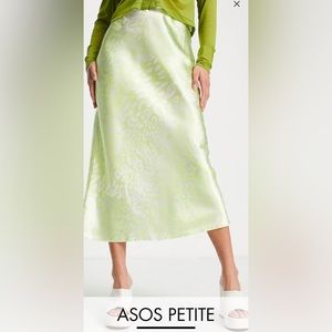 NEW!! Green printed midi skirt